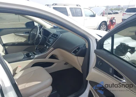 2019 Lincoln Nautilus Reserve z USA, uszkodzony, nr VIN 2LMPJ6LP0KBL11386